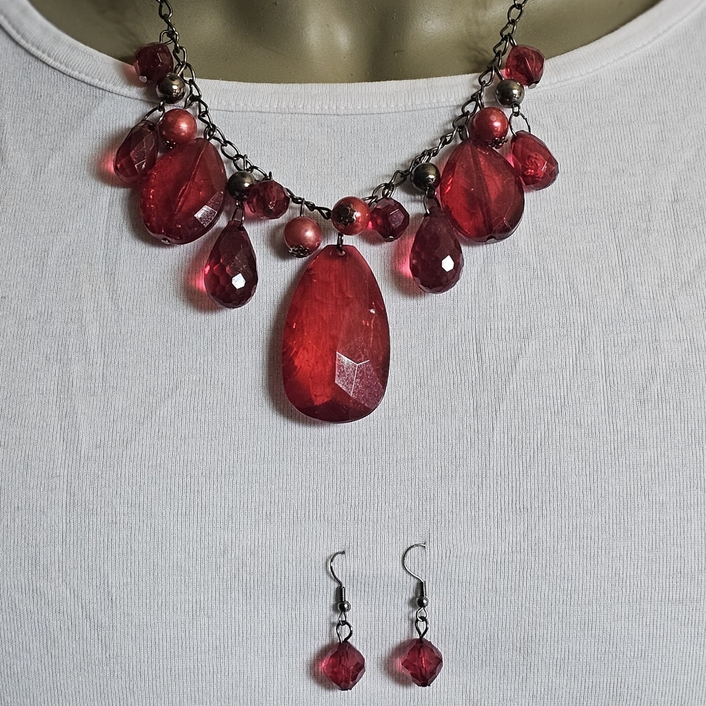 Red Beaded Necklace & Earrings